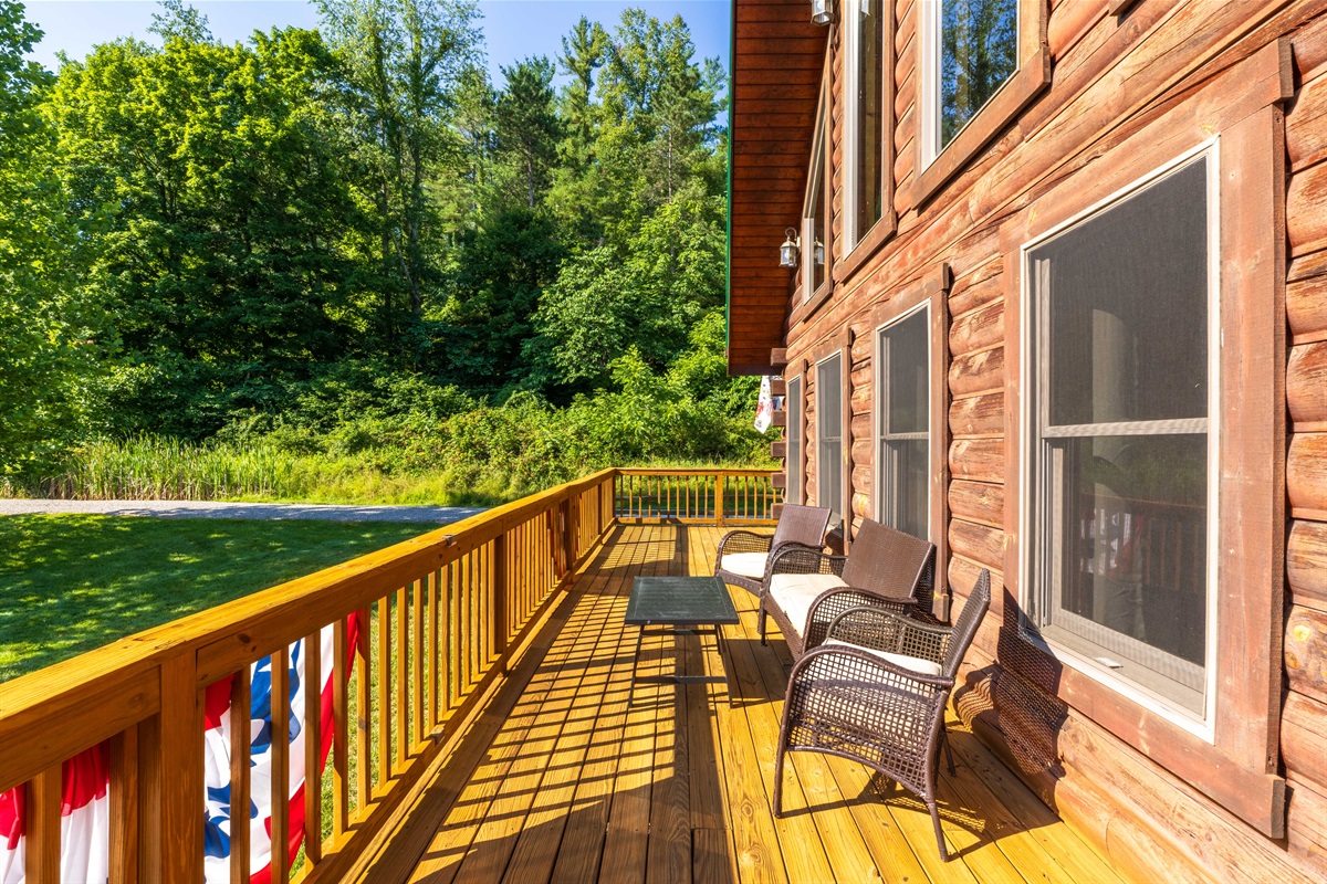 This is the seating area on the other side of the wrap around deck