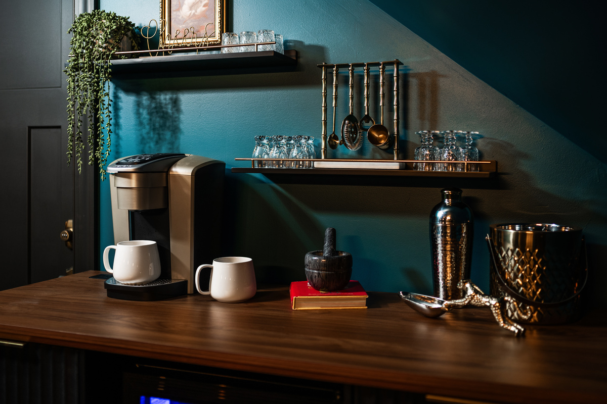 Coffee & Cocktail Mixing Bar