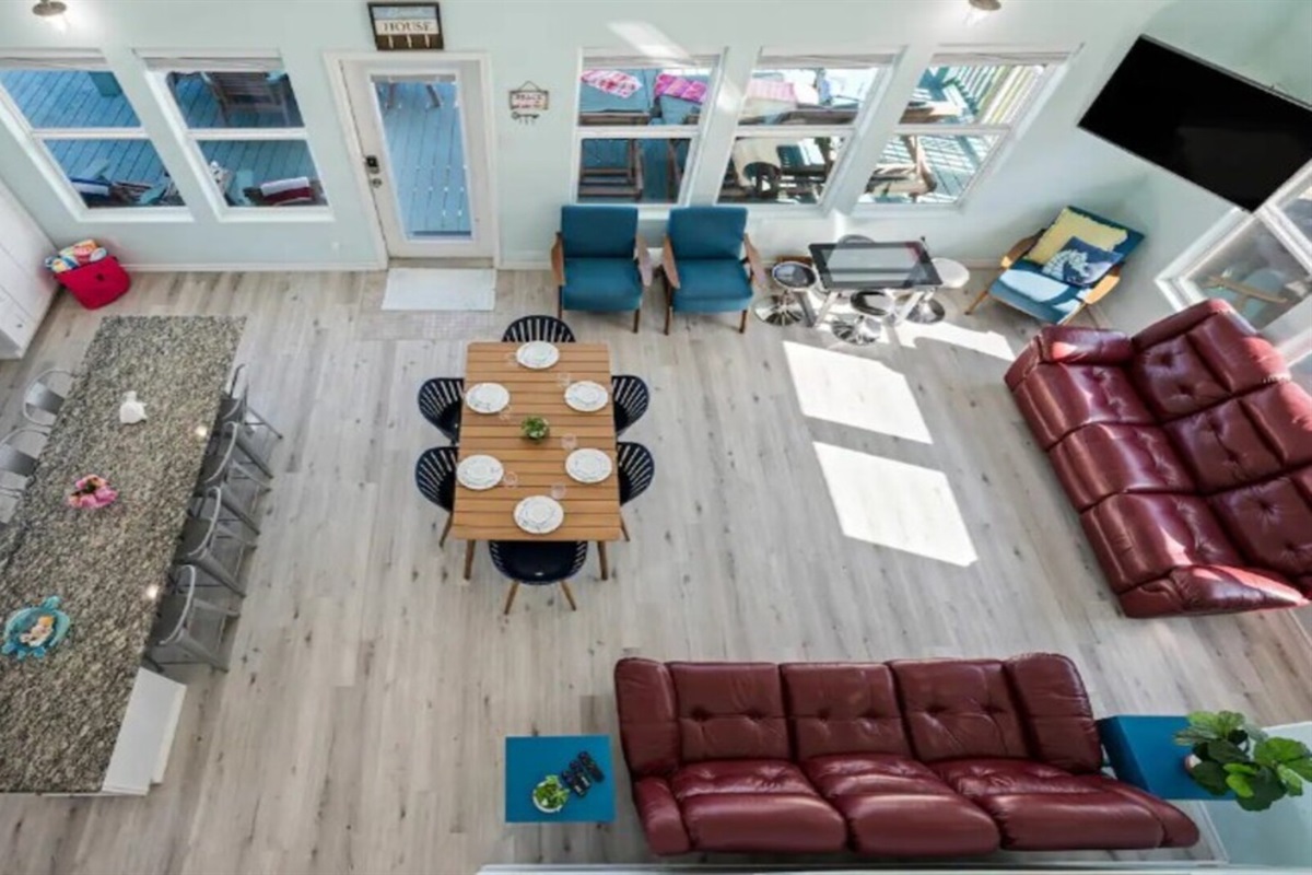 d42eb4154de044d6a696fa60413d115f Large | Beachhouse | Texas | TX | Vacation Homes | Galveston | Crystal Beach | Kokomo | Breezy Days | Beachfront Elegance | Sunrise Serenity | Southern Sands Property Management, LLC