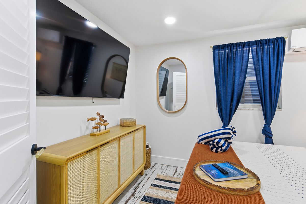 Nautical details throughout and a smart TV and storage make each room a great stay.