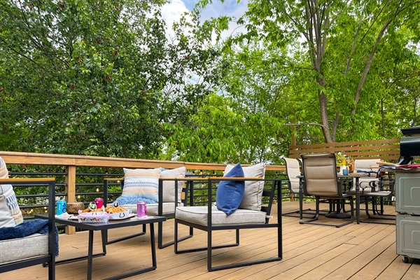 Take the whole party out to the upper deck — Hot Springs Breakaway