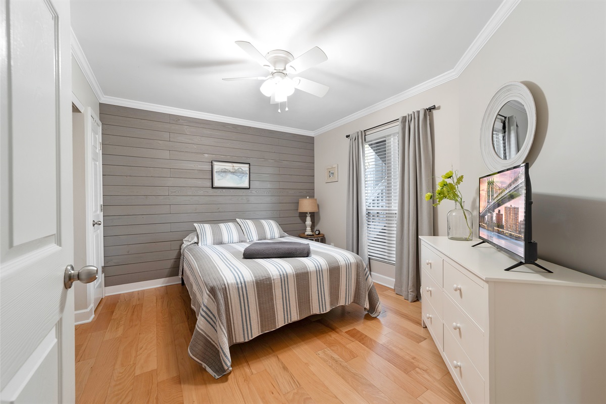 Guest Bedroom with Queen Bed