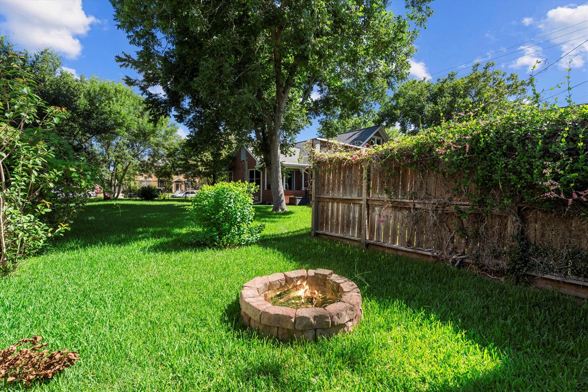 d453de578d1e4427b96ed947a46dda37 Large | Beachhouse | Texas | TX | Vacation Homes | Galveston | Crystal Beach | Kokomo | Breezy Days | Beachfront Elegance | Sunrise Serenity | Southern Sands Property Management, LLC