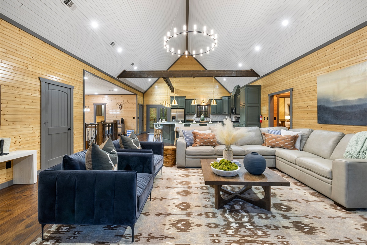 Madison Arbor has abundant open space that is ideal for entertaining & bringing together large groups!