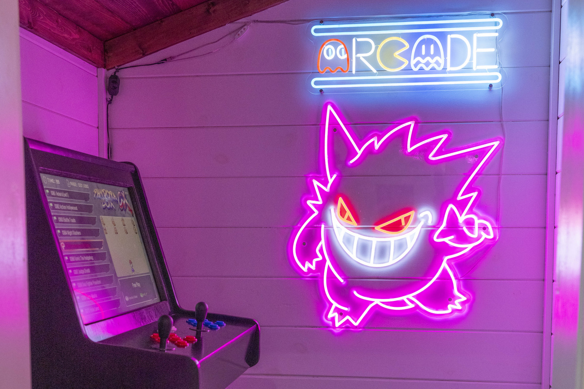 Relive the excitement of classic arcade gaming!