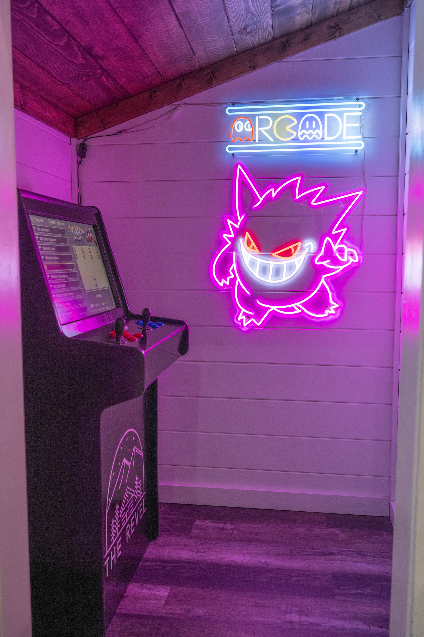 Relive the excitement of classic arcade gaming!