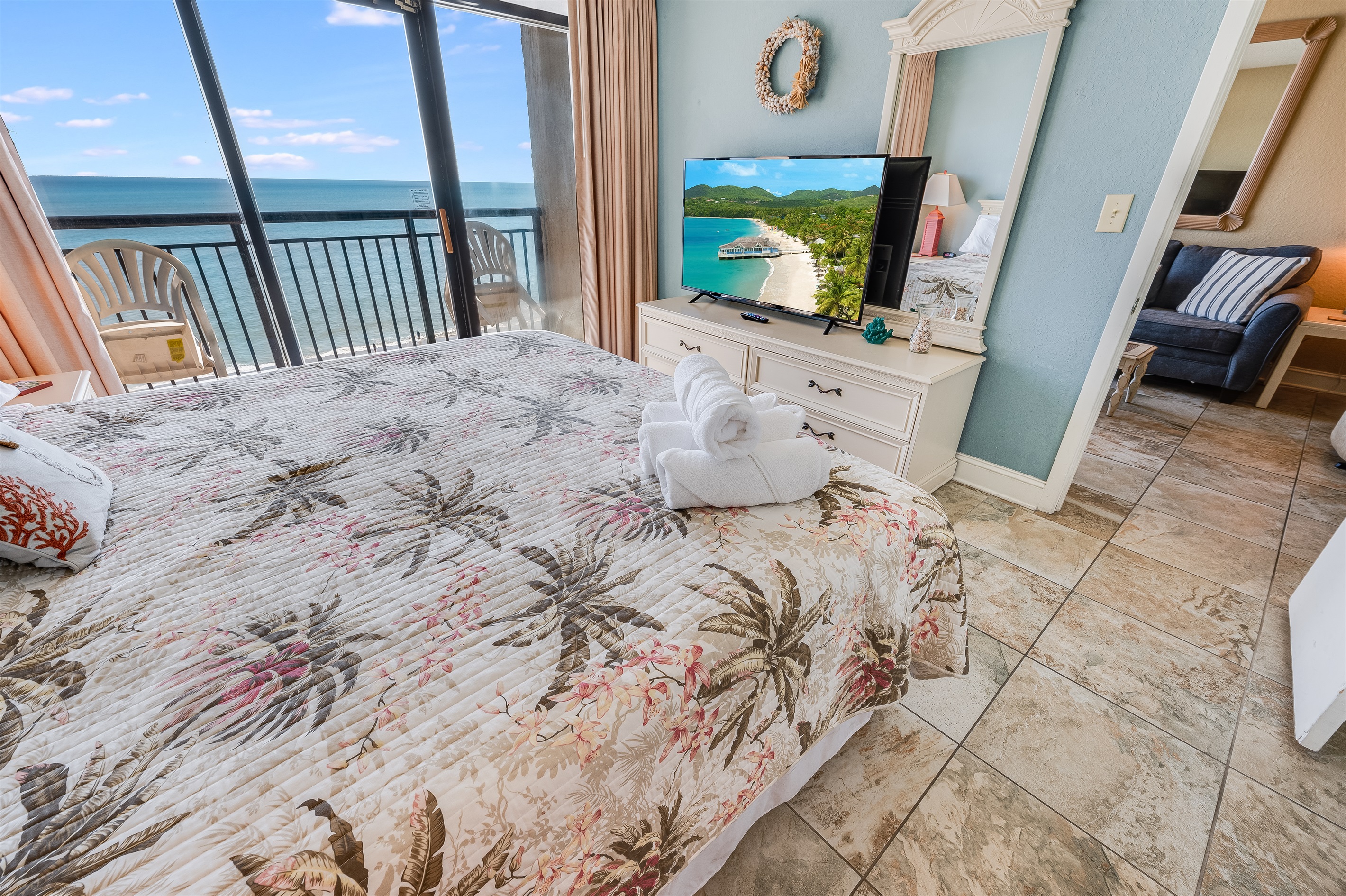 Stunning Views! 2BR Oceanfront,Beach Cove & pools 3
