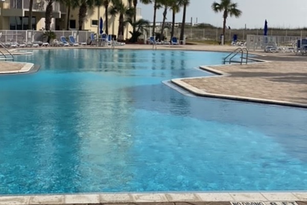 The huge Gulfside pool looking out to the gulf