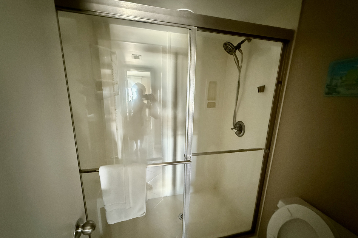 En Suite Bath w/Walk in Shower