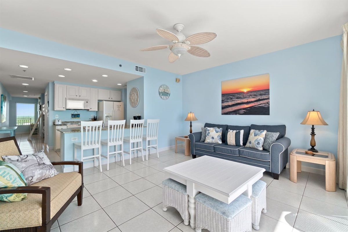 Beautiful living and dining, comfortable sleeper sofa