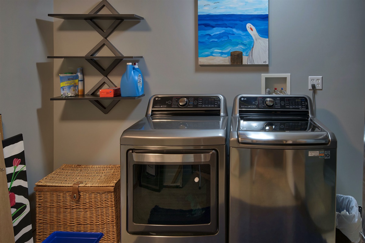 d48befe9436e45ad9f8d81477be02575 Large