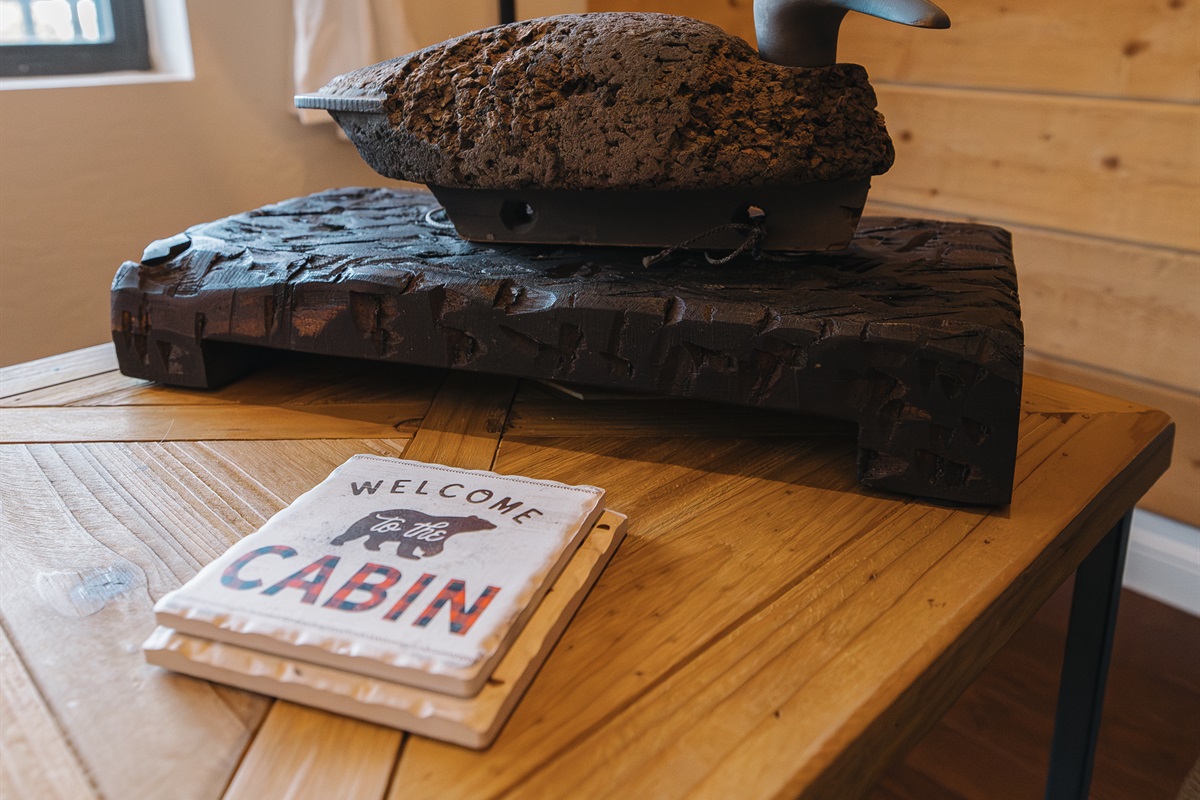 Charming cabin-inspired details throughout add warmth and character to Attiwood Ridge. A thoughtfully curated Pinetop retreat designed for couples and families seeking a cozy mountain getaway.