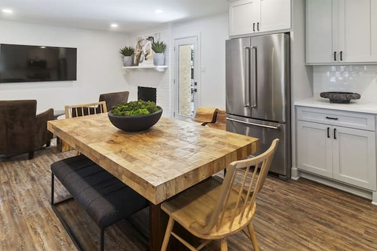 Open dining space adjacent to the kitchen — great for meals, coffee, or gathering together.