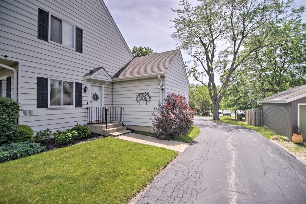 3Bd Unit:  The private entrance and front door are on the west side of the house and has a smart lock for convenient, contactless check-in.  No need to carry a key while you sight-see as you can access your unit with a passcode. 