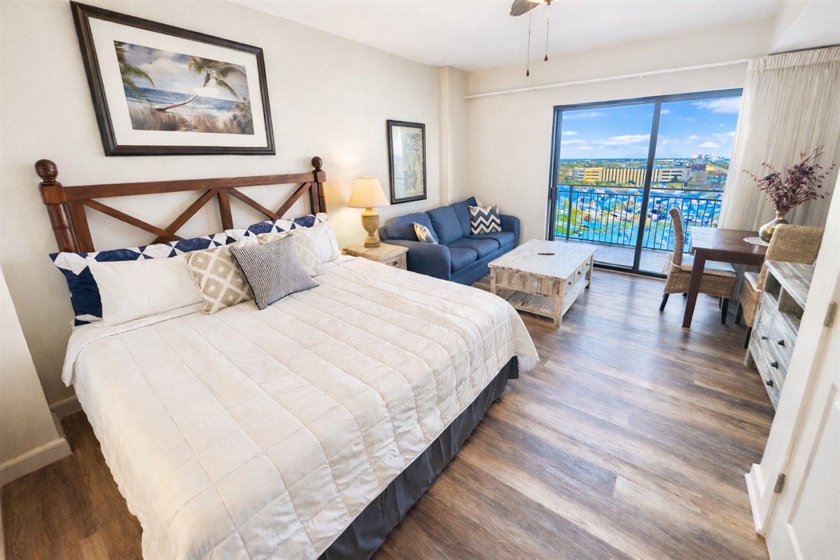 Studio with ocean view!