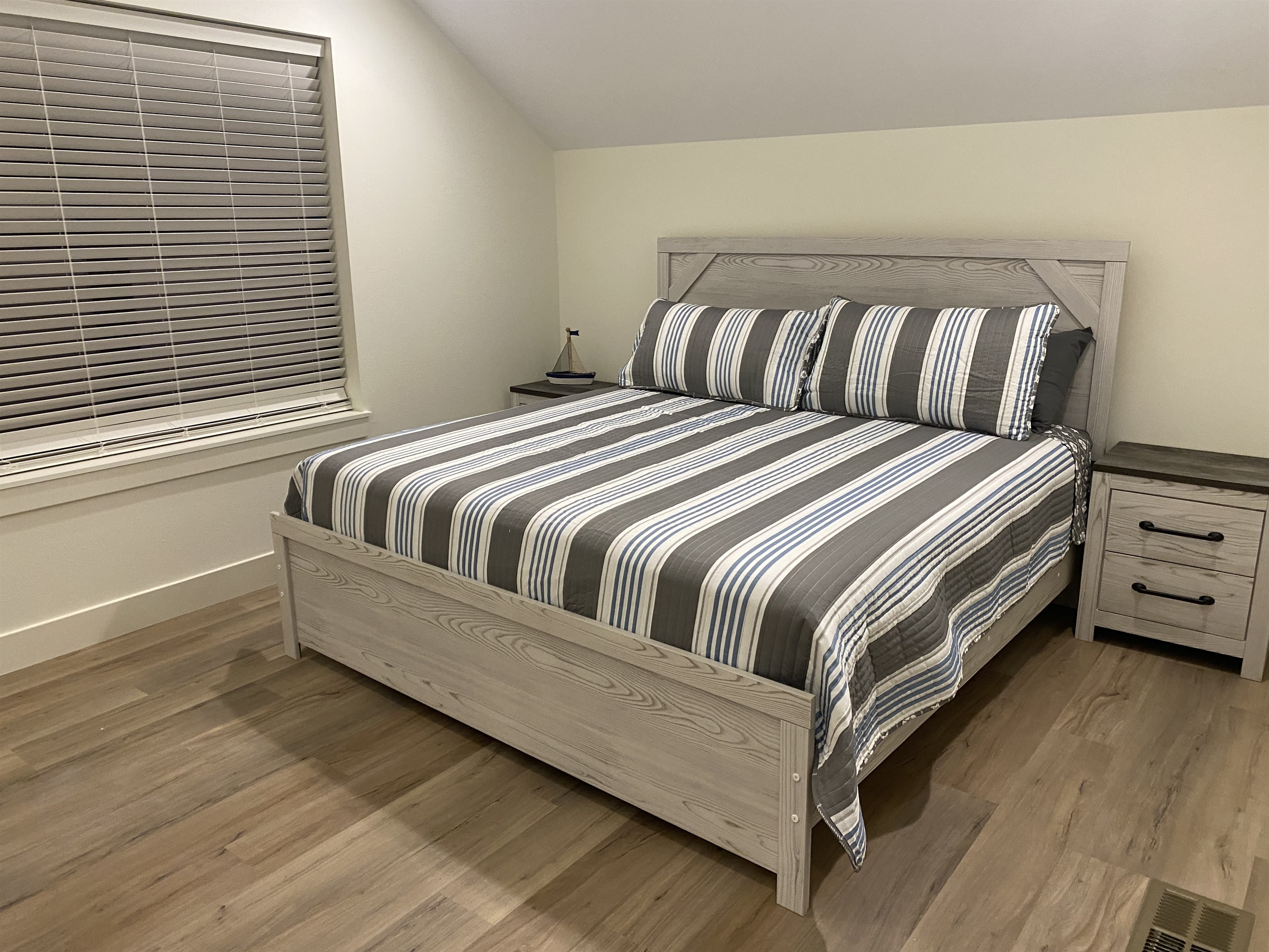 Upstairs king bedroom with en suite shower