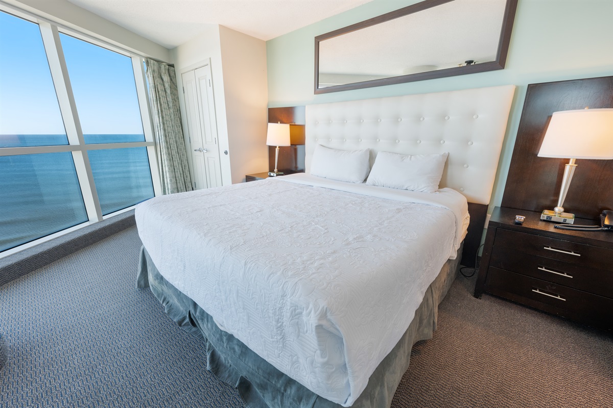 Stunning Bedroom Beautifully Decorated with Amazing Views (Room A)💫✨