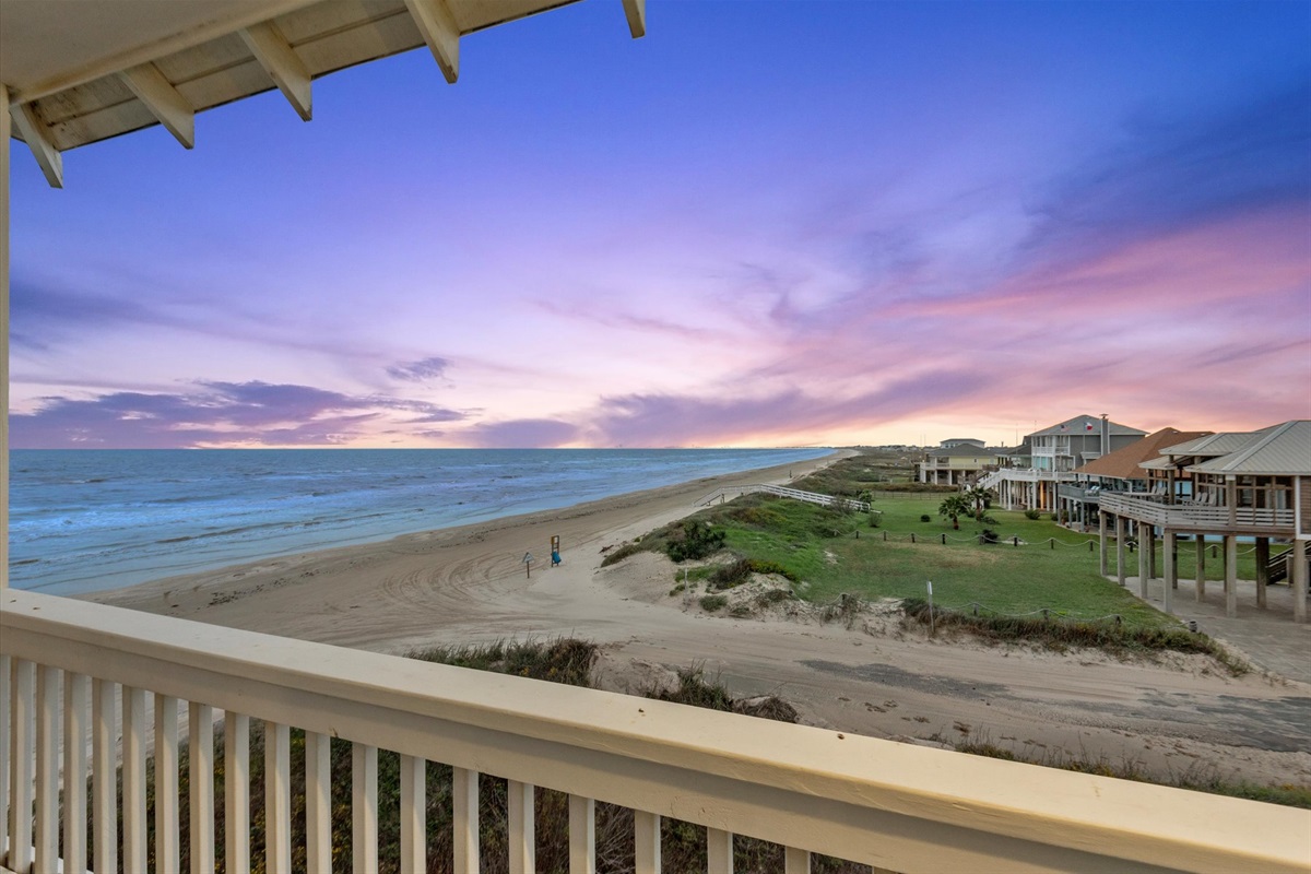 d49e75ec0af945588d567d0117e4d58b Large | Beachhouse | Texas | TX | Vacation Homes | Galveston | Crystal Beach | Kokomo | Breezy Days | Beachfront Elegance | Sunrise Serenity | Southern Sands Property Management, LLC