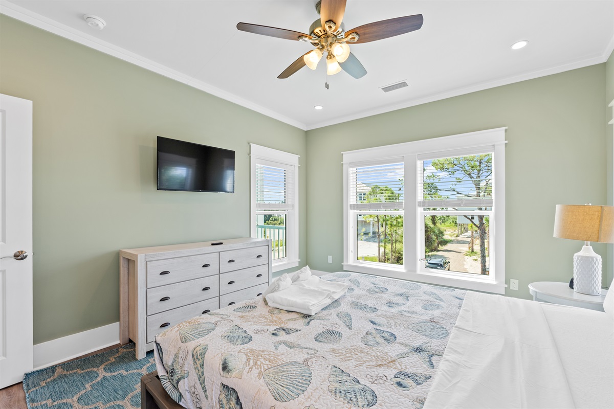 1st Floor (2nd Level)  Master Bedroom w/En Suite