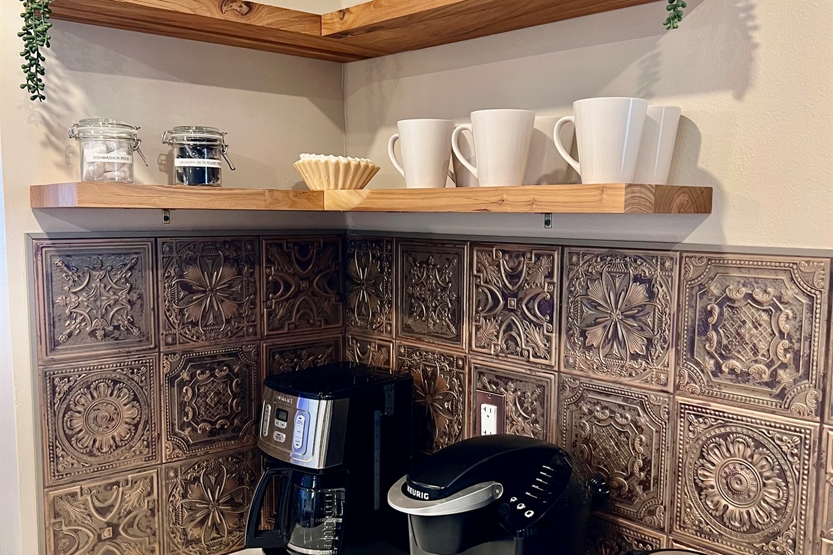 Your morning coffee is covered. Choose between a full-pot drip coffee maker or a single-serve Keurig