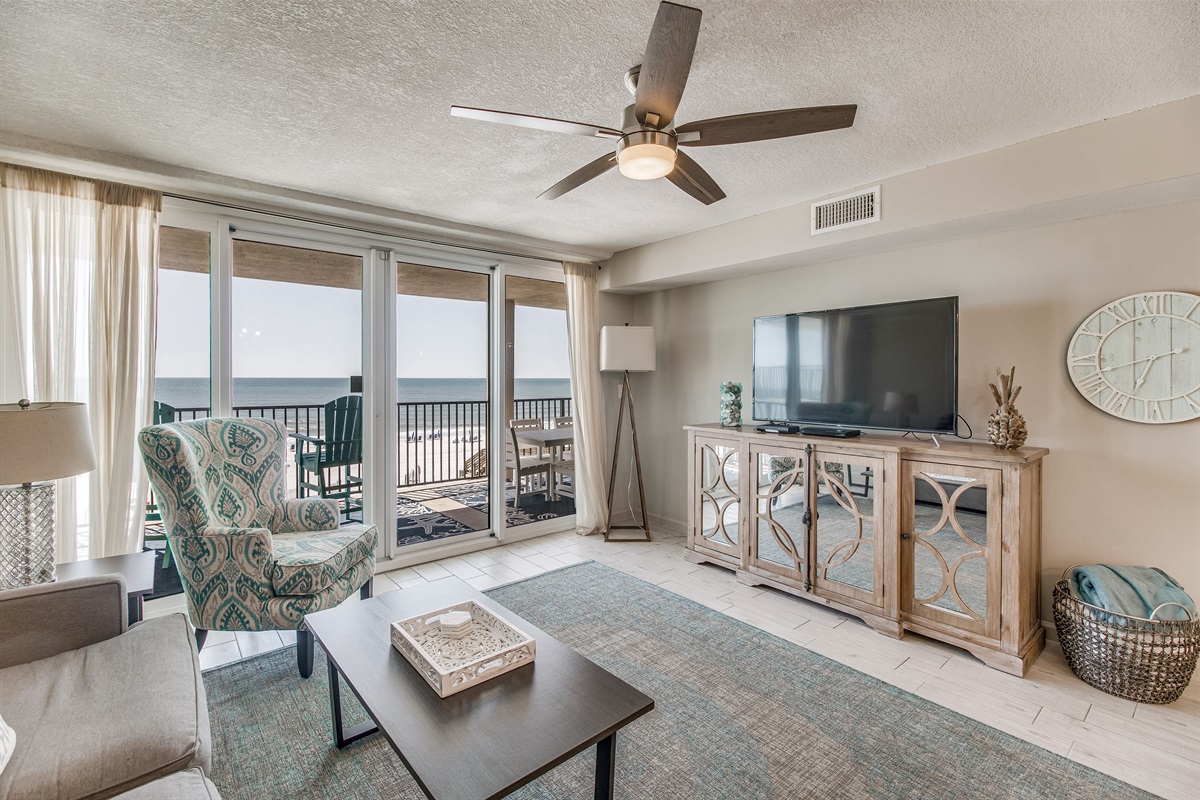 Wind Drift 301...Breathtaking Beachfront Condo! Sleeps 10! Coastal