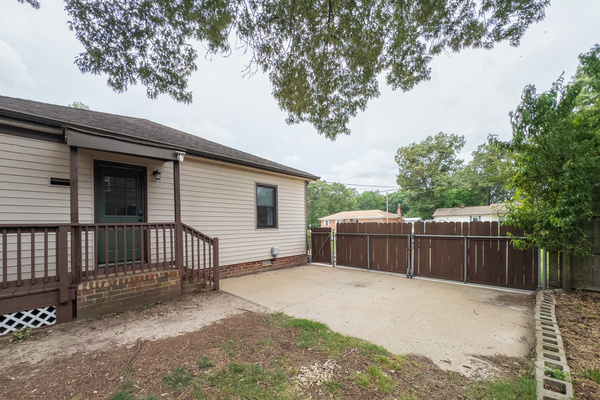 Side / Rear Entry
