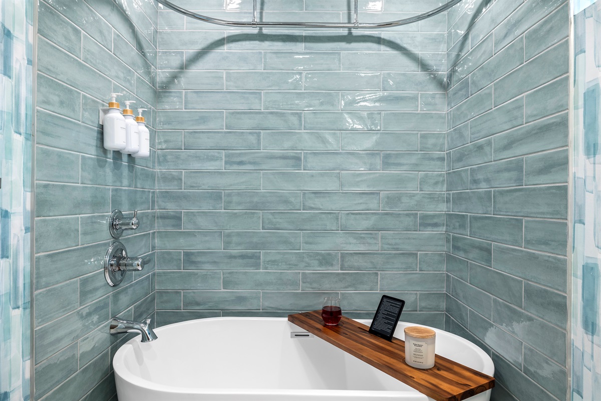 Bathroom #4 with Tub