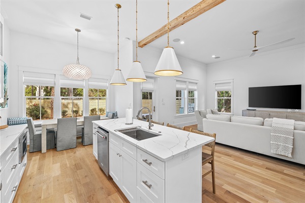 Kitchen with plenty of prep space