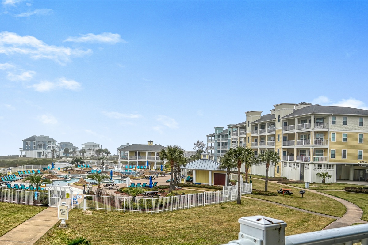 d4d88181e0544727b20217ffa5cff726 Large | Beachhouse | Texas | TX | Vacation Homes | Galveston | Crystal Beach | Kokomo | Breezy Days | Beachfront Elegance | Sunrise Serenity | Southern Sands Property Management, LLC