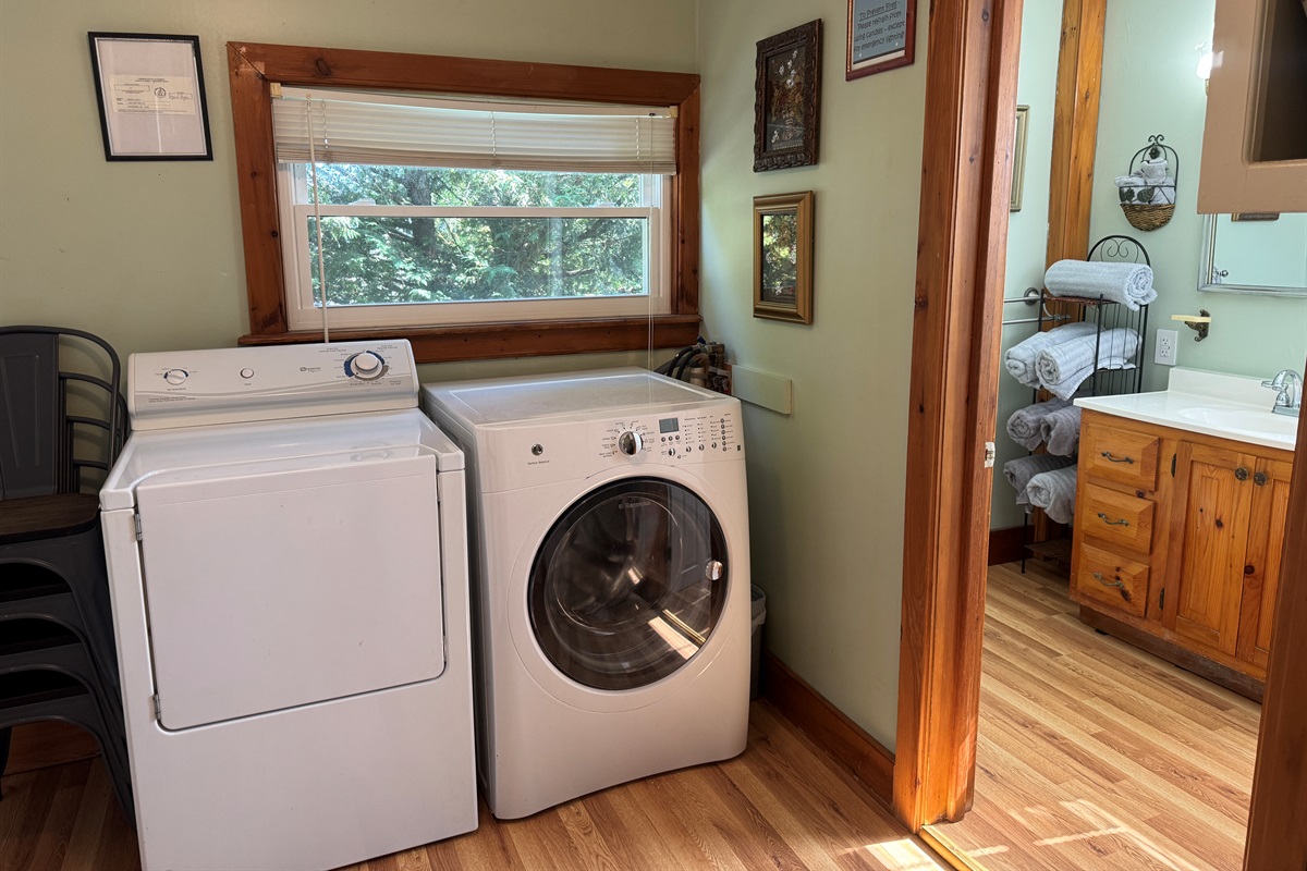 Laundry room off kitchen