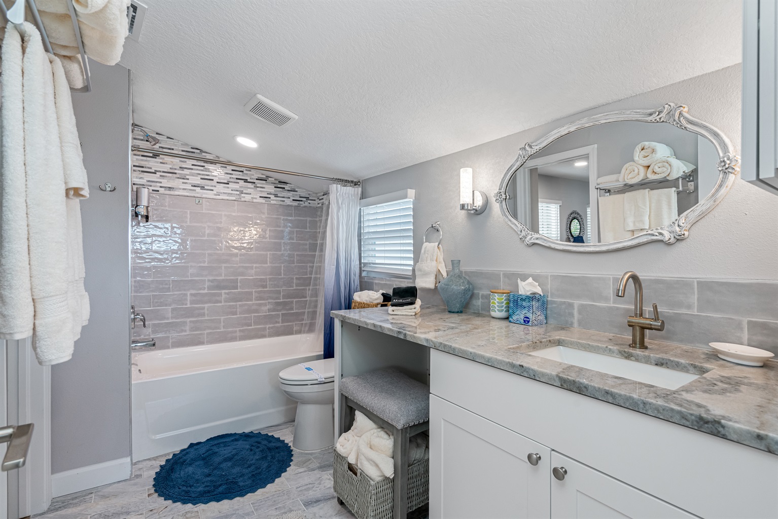 This incredible bathroom with bathtub, shower, toilet and sink will help you soothe your aching muscles. Take a long bath after a long day of travel from you home to this perfect getaway! Send us an inquiry if you are interested in this beautiful property!