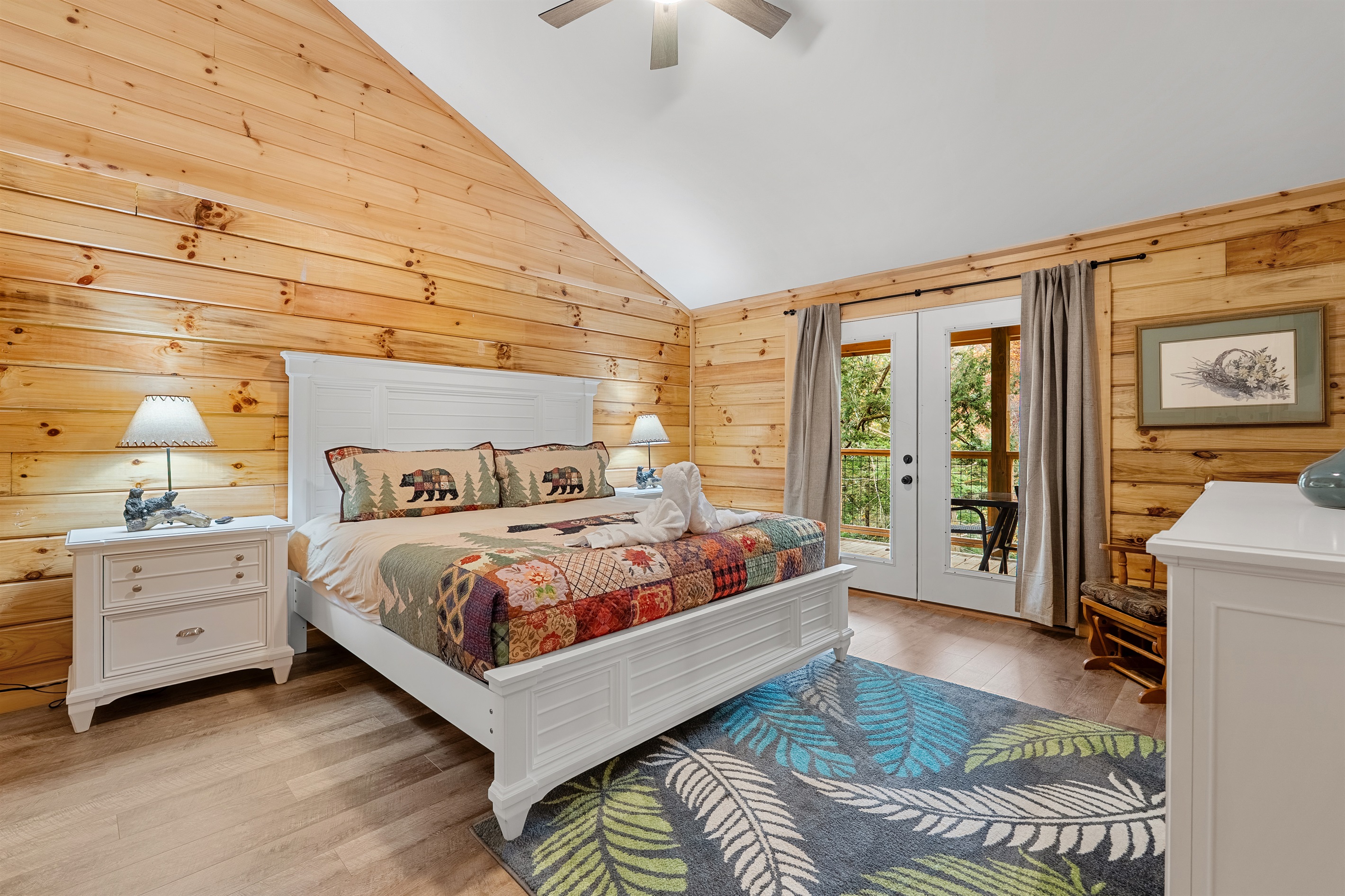 King Bed..luxury and warmth !