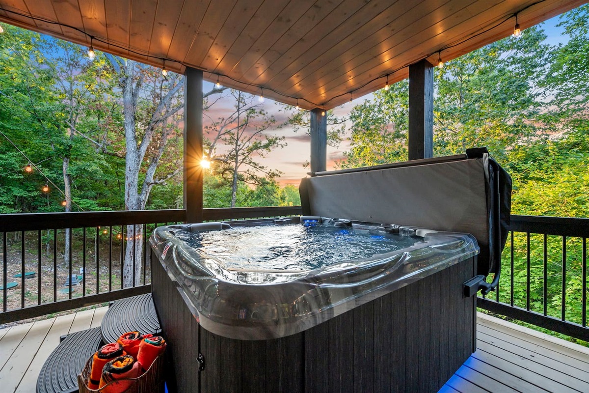 Brand new 7 person hot tub with tons of jets and color changing LED lights.  One of our favorite amenities at the Honeycomb Hideout by far!