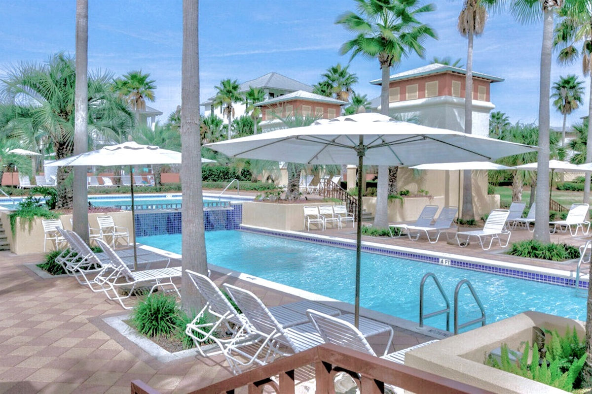 12,000 sqft neighborhood lagoon pool