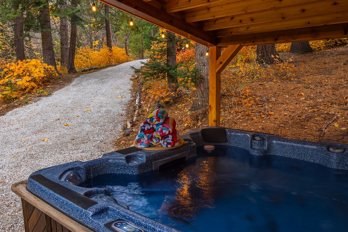 Covered hot tub, comfortably sits 5-6 people