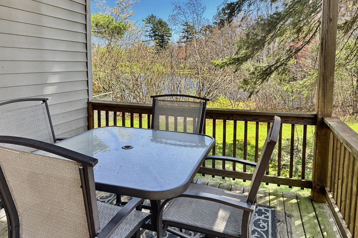Balcony - Outdoor Deck Seating