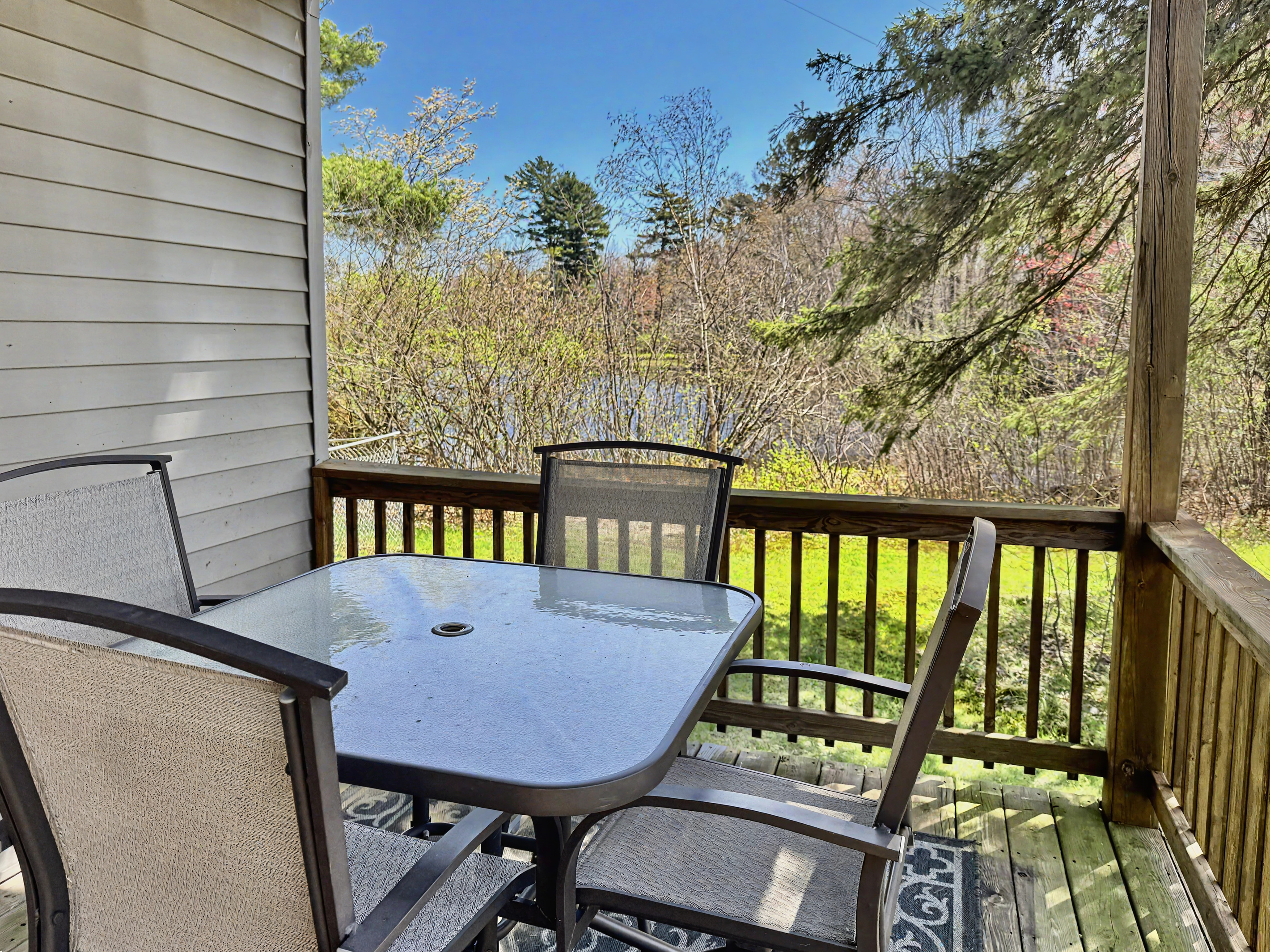 Balcony - Outdoor Deck Seating