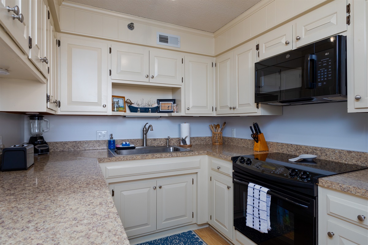 Functional and fully equipped kitchen