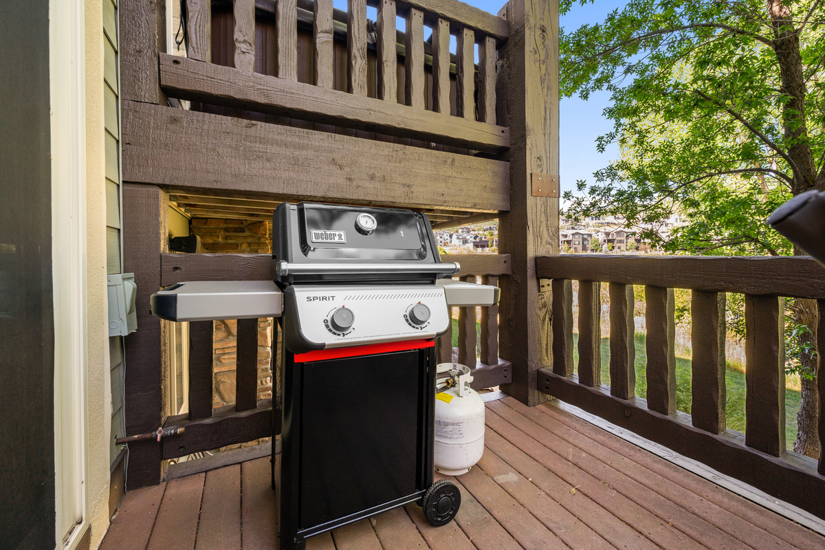 Fire up the BBQ grill on the private deck and enjoy outdoor cooking surrounded by peaceful mountain and lake scenery.