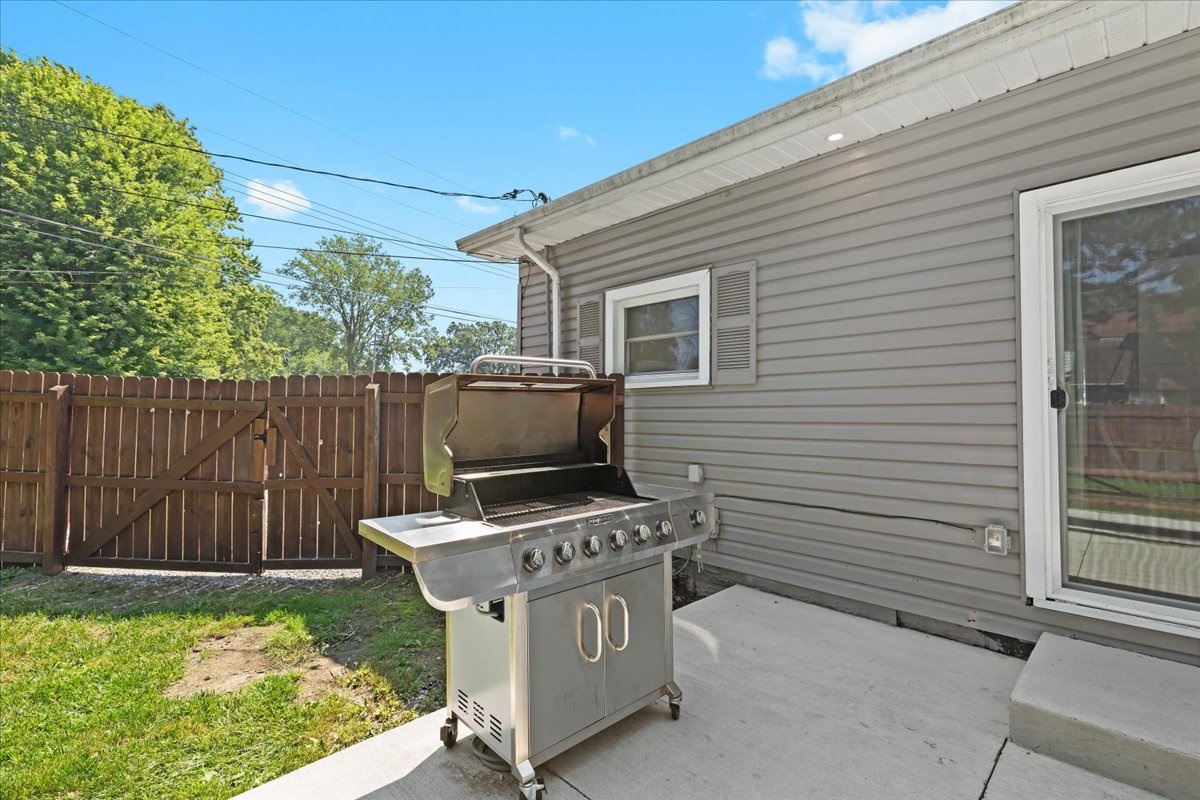 Stainless steel BBQ grill ready for your feasts