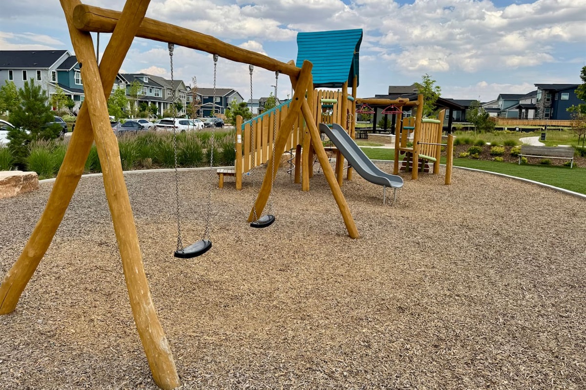 Community park (Honeysuckle Park) just a minute away with playground, open space, picnic tables, and barbecues.