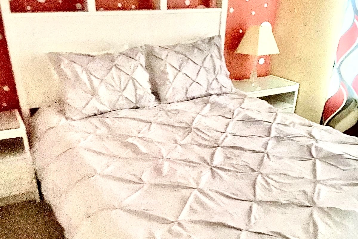 Bedroom 5 with Queen Bed, New Linens