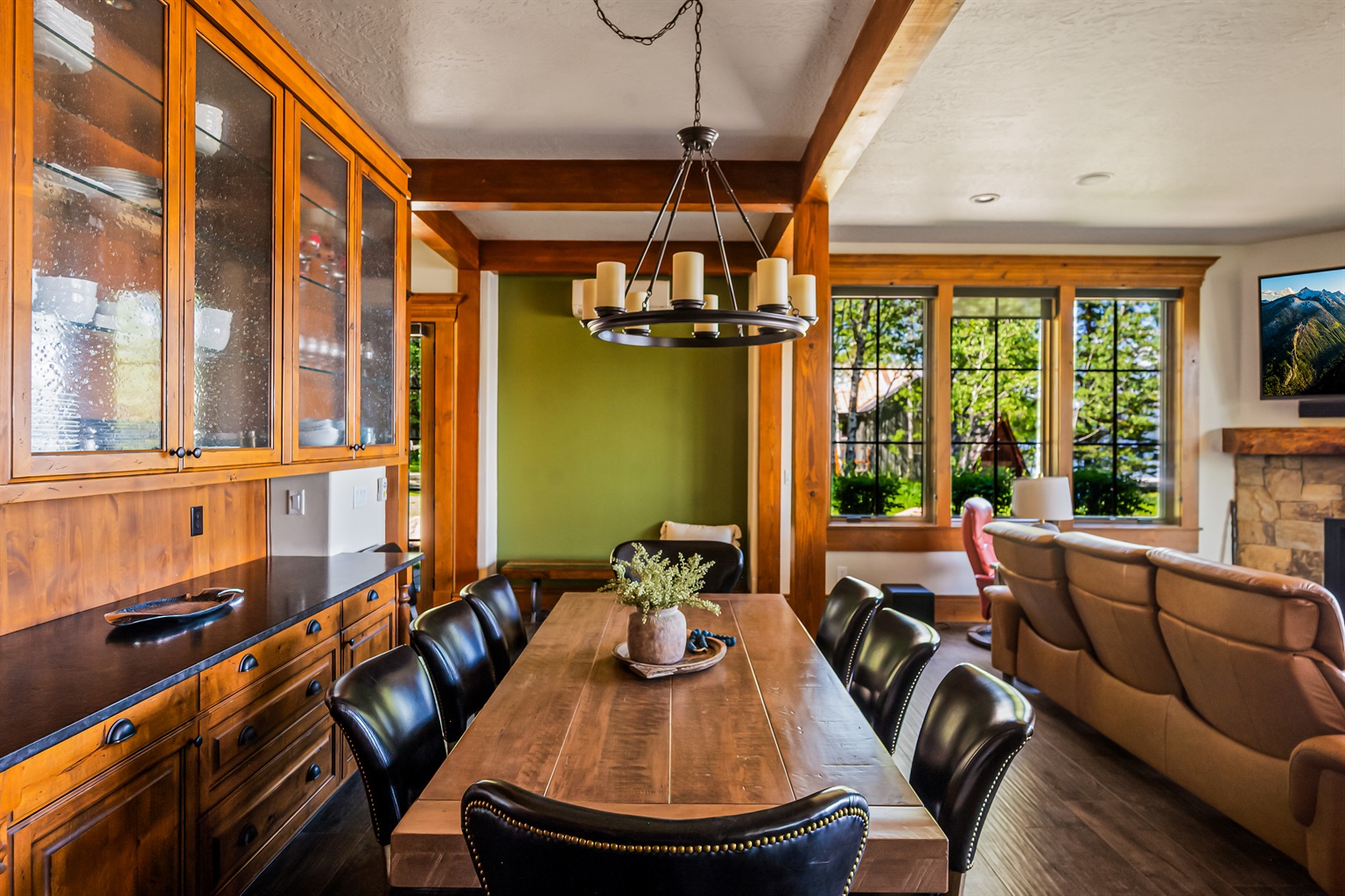 Dining Area for 8