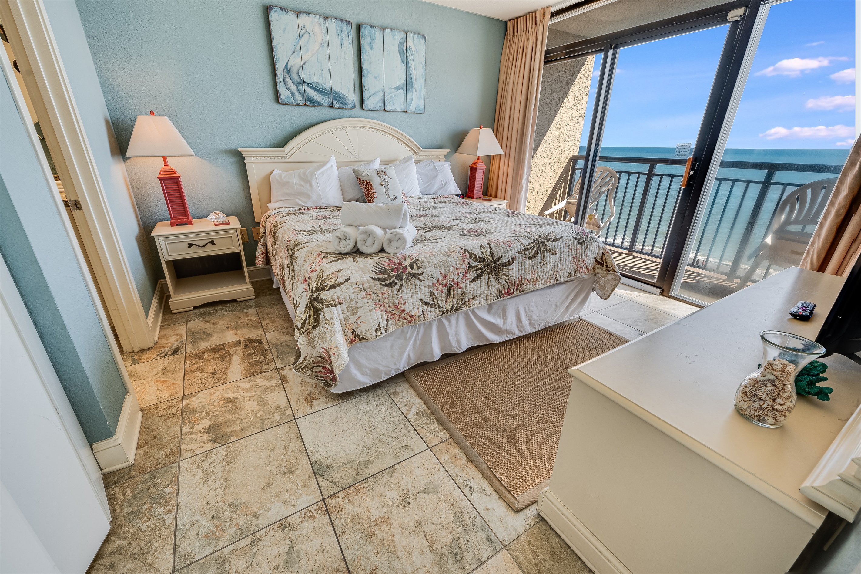 Stunning Views! 2BR Oceanfront,Beach Cove & pools 2