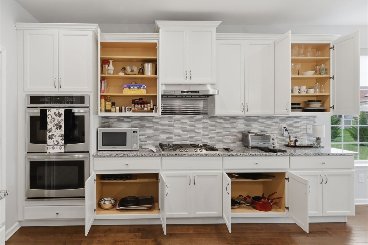 Well equipped Chef's kitchen for entertaining 