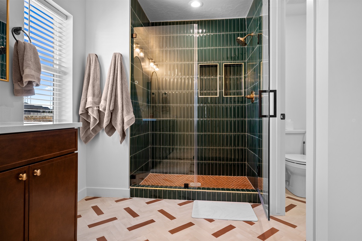Bathroom 4 for Primary Bedroom 4