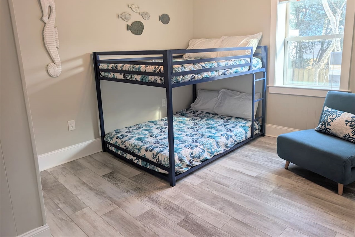 Bed Linens provided - Bedroom 3 with Full over Full bunk bed