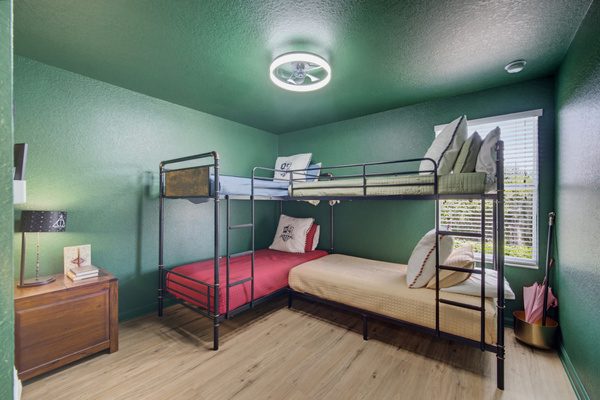 Harry Potter quad bunk bedroom - sleeps 4
