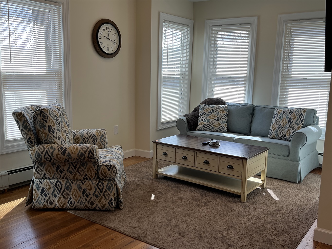 Spacious 1st floor 1 Bdrm with tons of natural light!