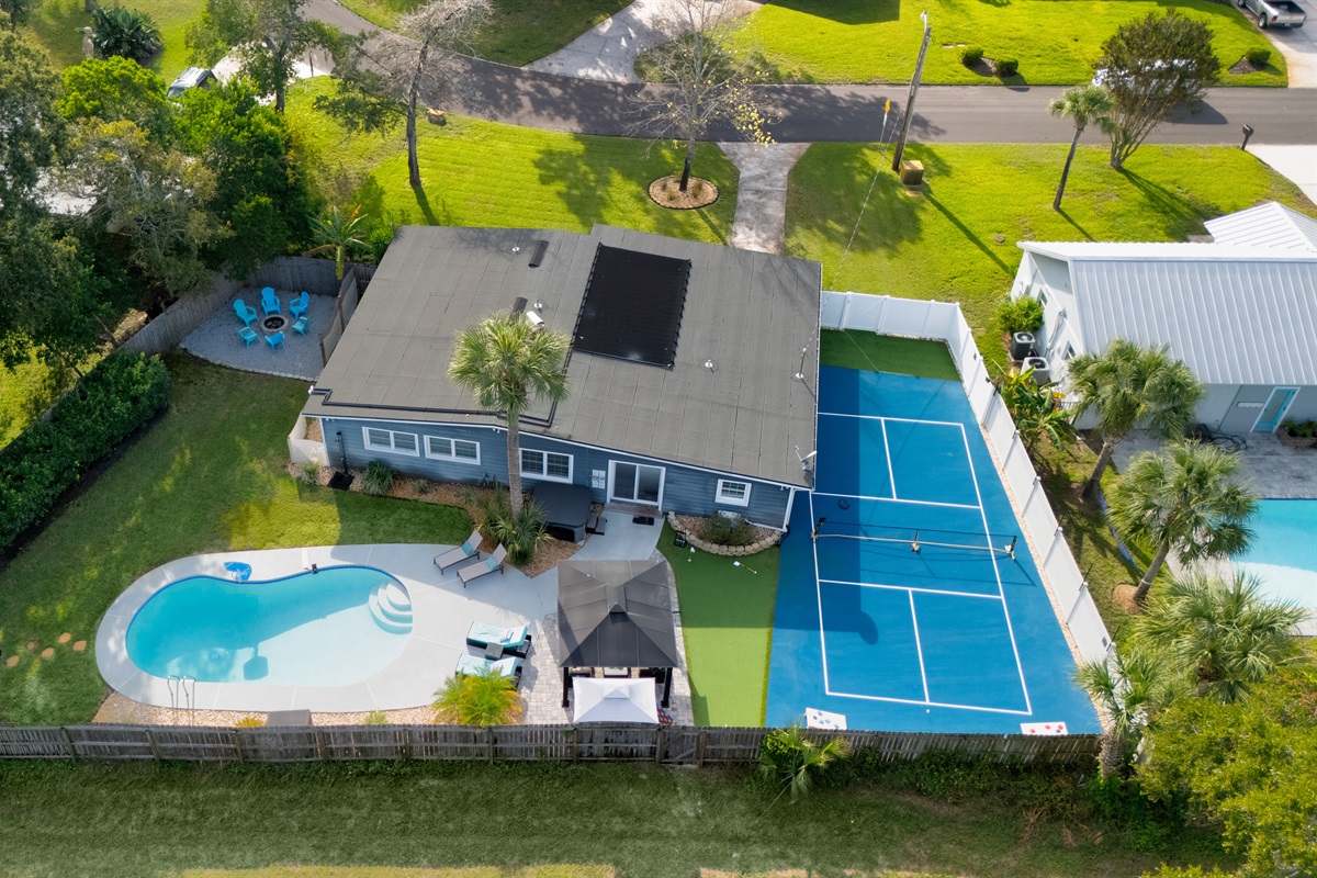 Spacious backyard with pool and games